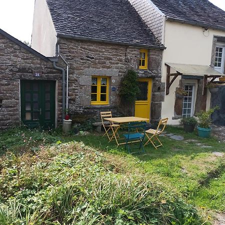 La Maison De Poupee Berrien Экстерьер фото
